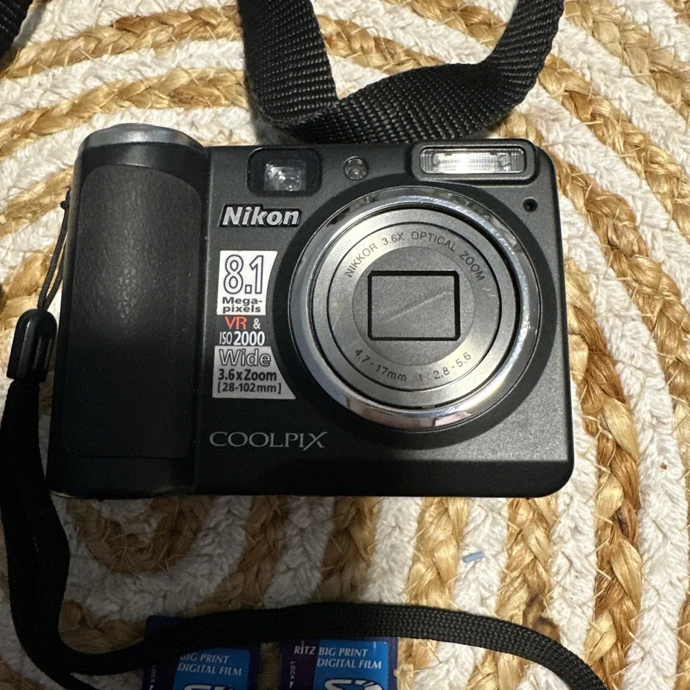 Nikon COOLPIX P50 Digital Camera 8.1MP Black 3.6x Zoom Wide 28mm Case Card
